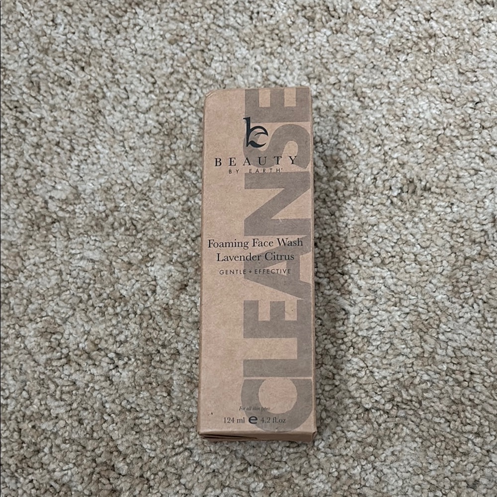 Beauty by Earth Foaming Face Wash